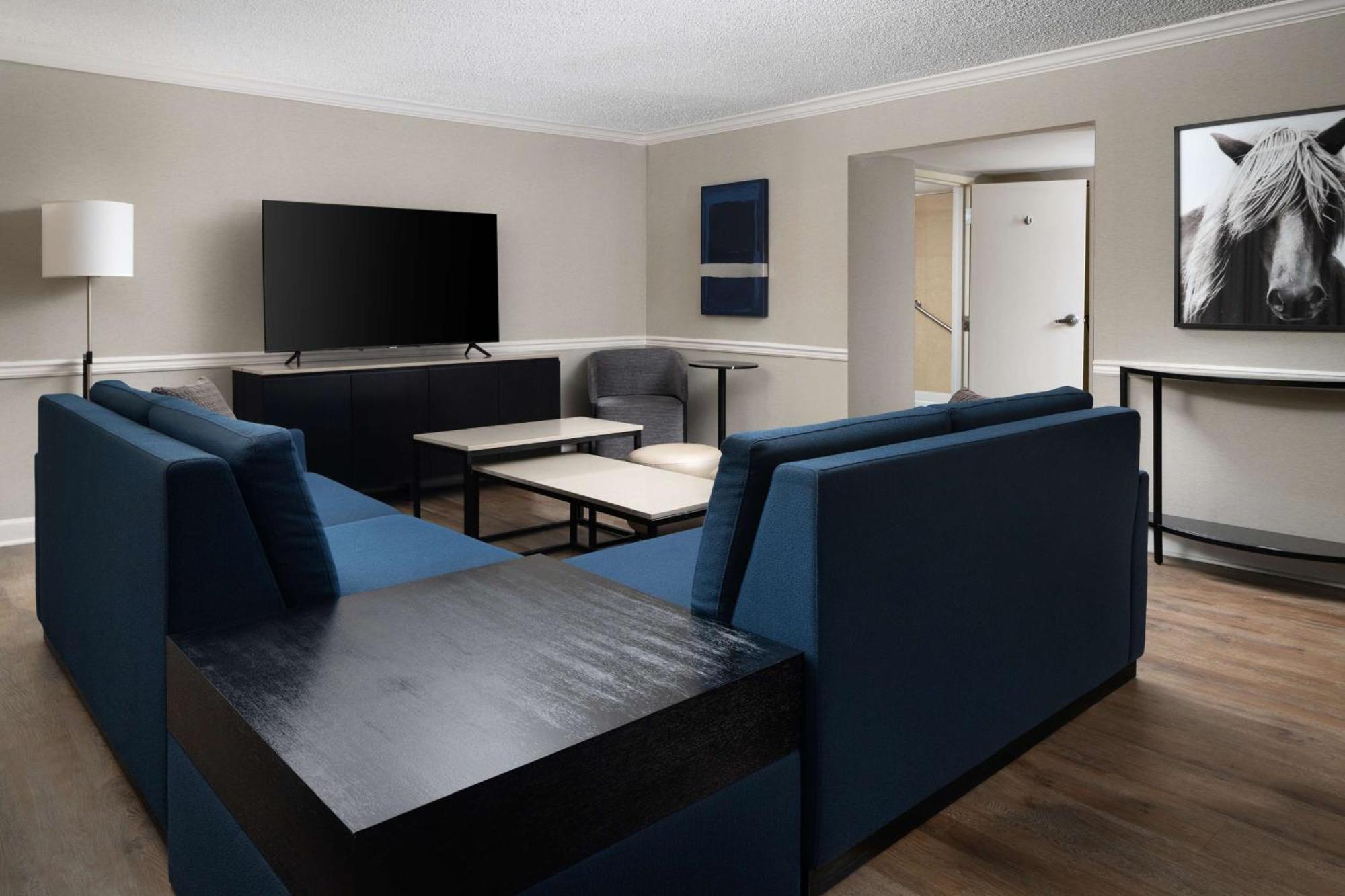 Doubletree By Hilton Baltimore North Пайксвил Екстериор снимка